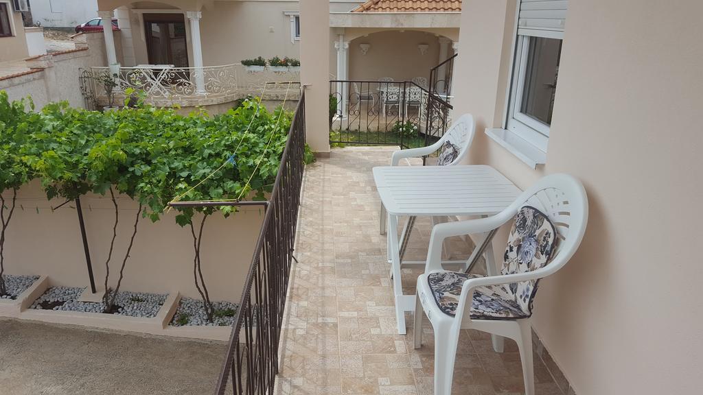 דוברה וודה Apartments Diva מראה חיצוני תמונה