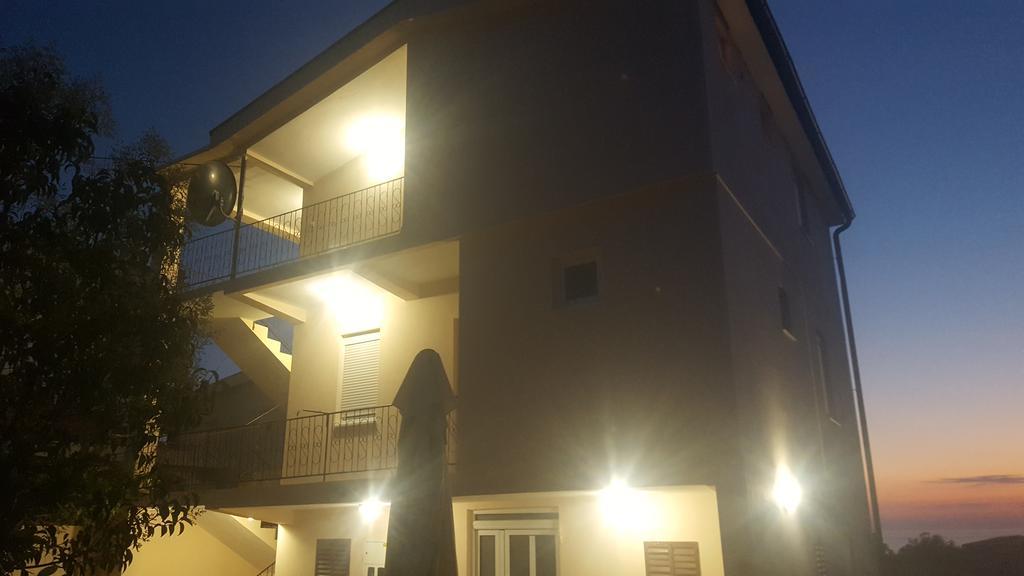 דוברה וודה Apartments Diva מראה חיצוני תמונה